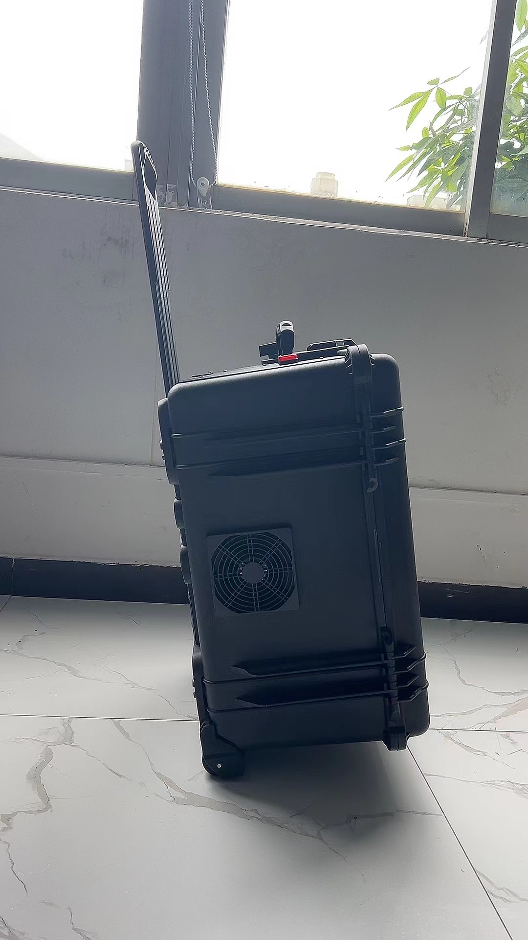 根河手拉箱型移动通信干扰器